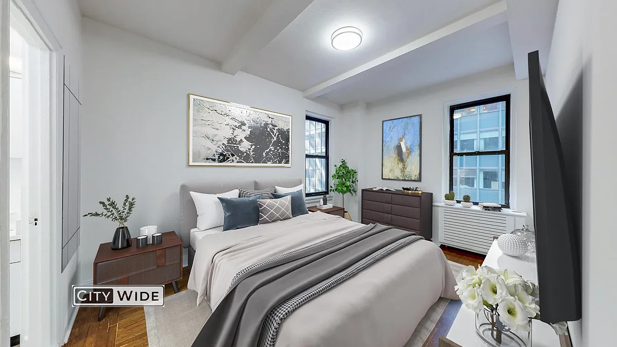 Building Photo - 140 E 46th St #4M