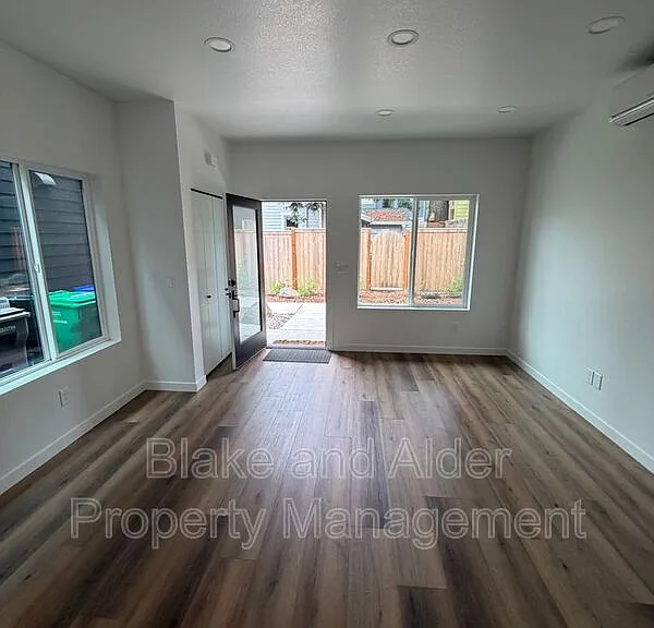 3522 NE 44th Ave — Photo 7