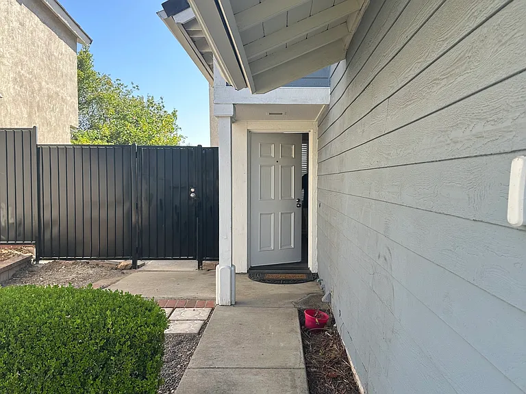 13409 Melody Rd — Photo 4