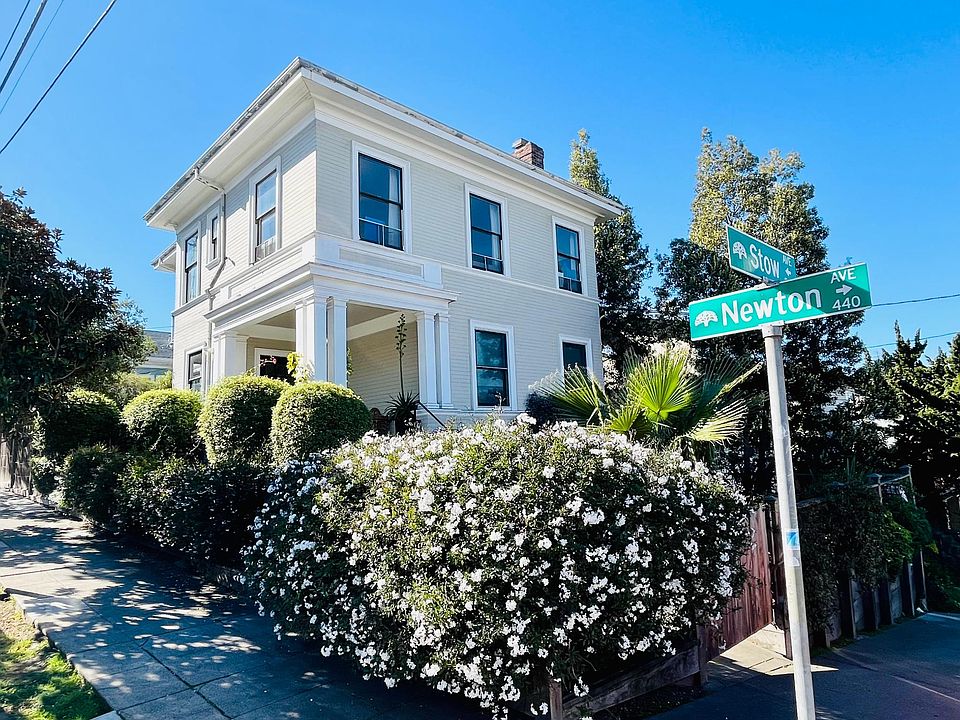 1st image of 498 Stow Ave #4