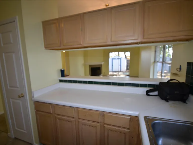 4729 Castleman Dr — Photo 6