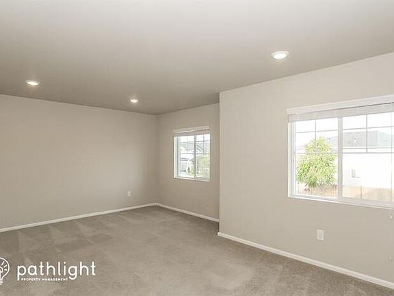 5th image of 3123 Hanna Dr NE