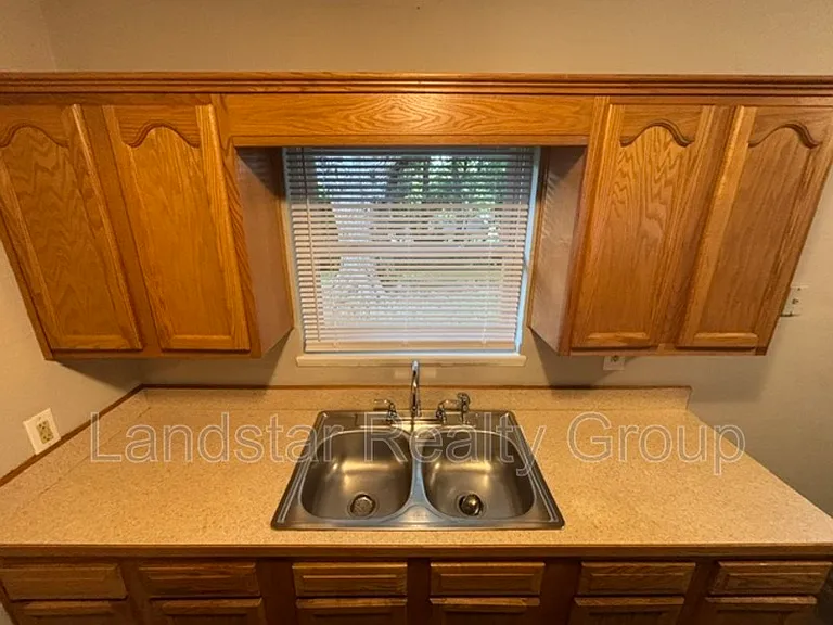 4721 Granada Dr — Photo 8