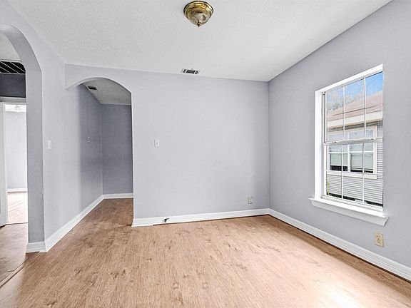 3rd image of 4522 Canal St