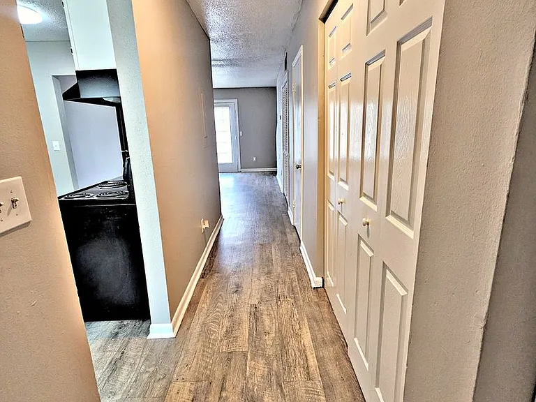 Avalon Cove Townhomes — Photo 24
