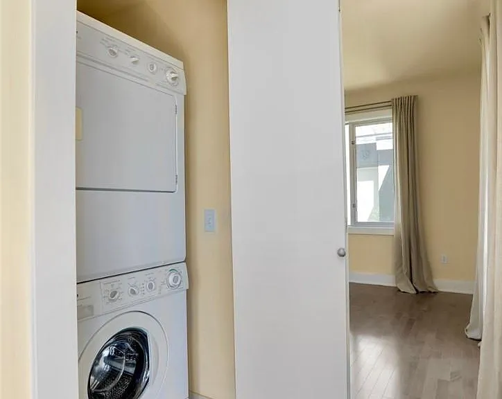 1609 Summit Ave #302 — Photo 14
