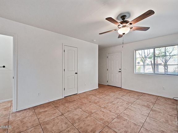 4th image of 2419 W Vista Ave #1