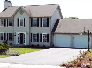 25 Sapphire Ave, Christiansburg, VA 24073