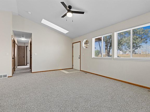 5th image of 331 Willow Avenue