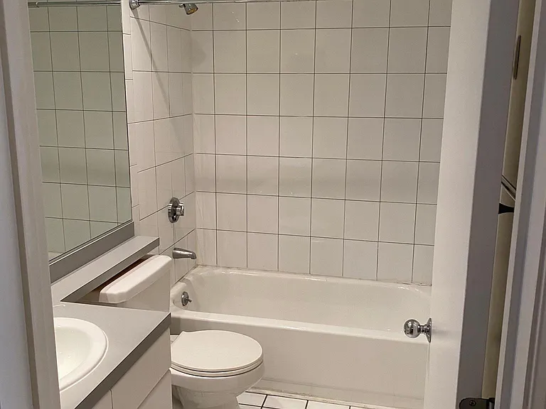 2 Clarendon St #605 — Photo 9