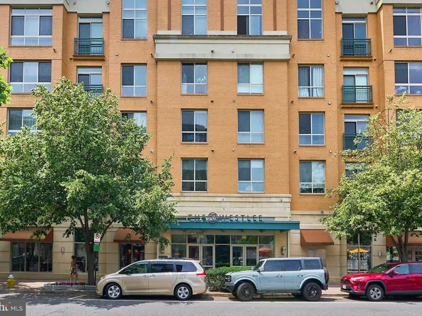 2200 N Westmoreland St Unit 325, Arlington, VA 22213