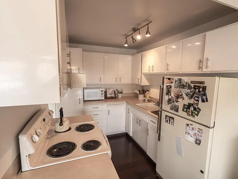 1041 5th Ave S #17 — Photo 4