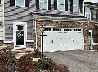 1413 Deer Creek Crossing Dr, Canonsburg, PA 15317