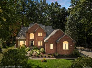 1713 Gleneagles, Highland, MI