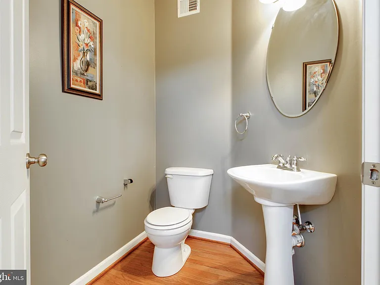 1739 Theale Way — Photo 30