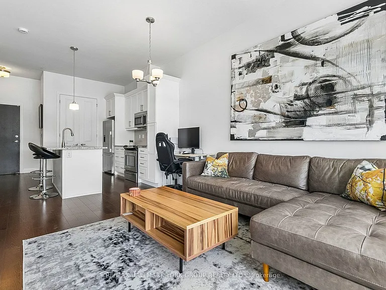 15277 Yonge St #11 — Photo 6