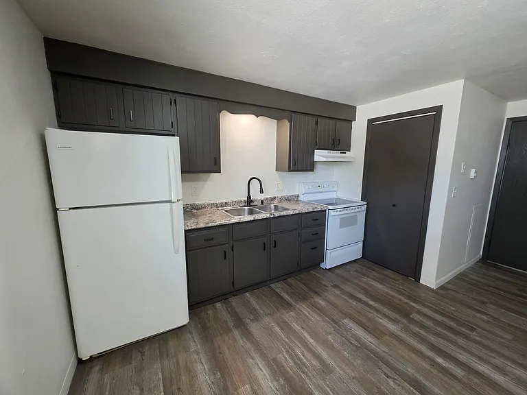 609 S 3rd St #2 — Photo 4