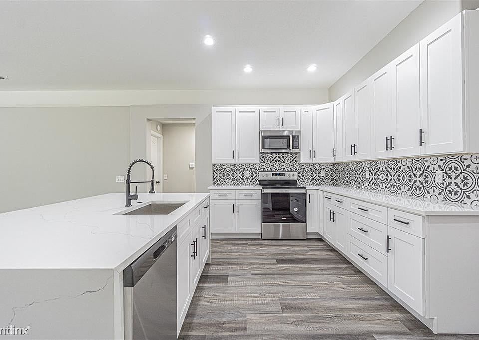 1st image of 9204R Grand Palm Ct