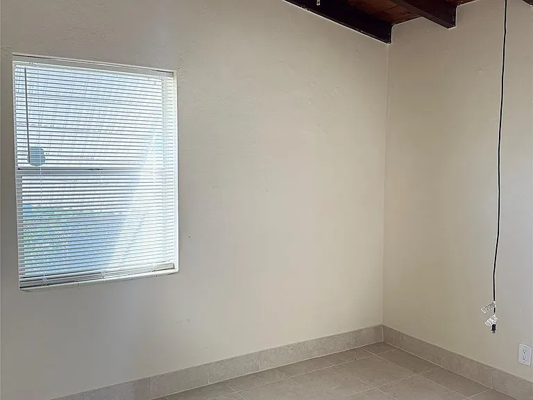 605 SW 22nd Ave — Photo 14