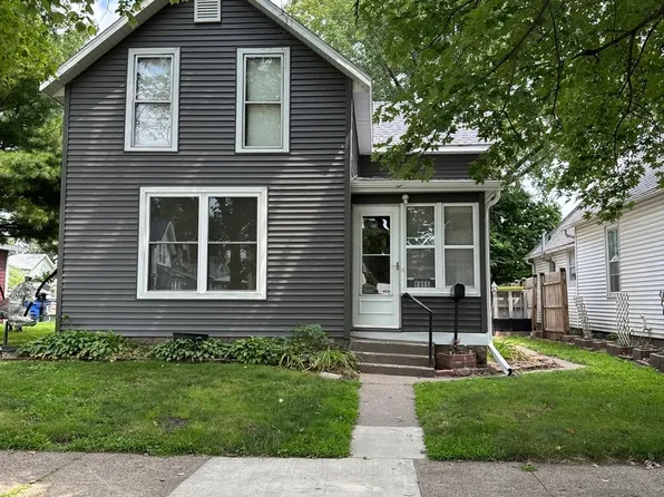 1915 Pershing Blvd, Clinton, IA 52732