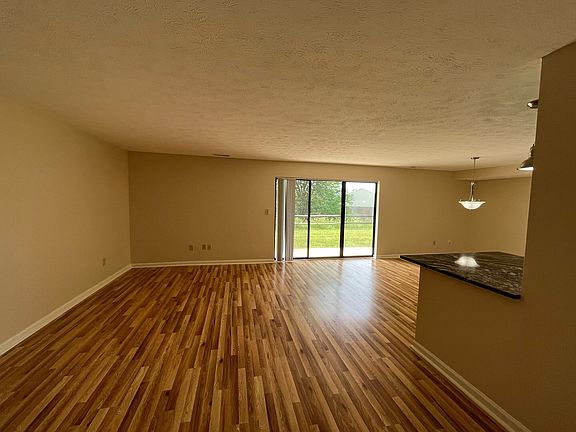 3rd image of 7201-7223 Beacon Hill Dr
