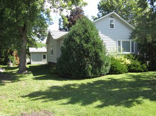 103 N Minerva St, Mediapolis, IA 52637