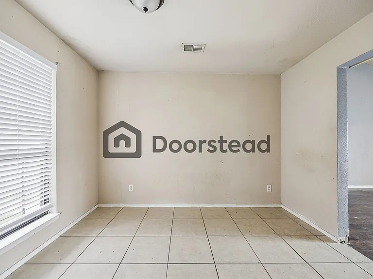 2803 Scottsbluff Dr — Photo 16