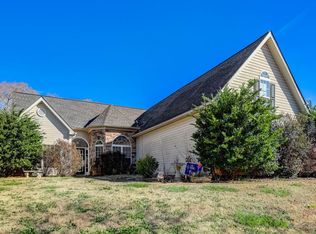 1212 Bridge Crest Dr, Winder, GA 30680