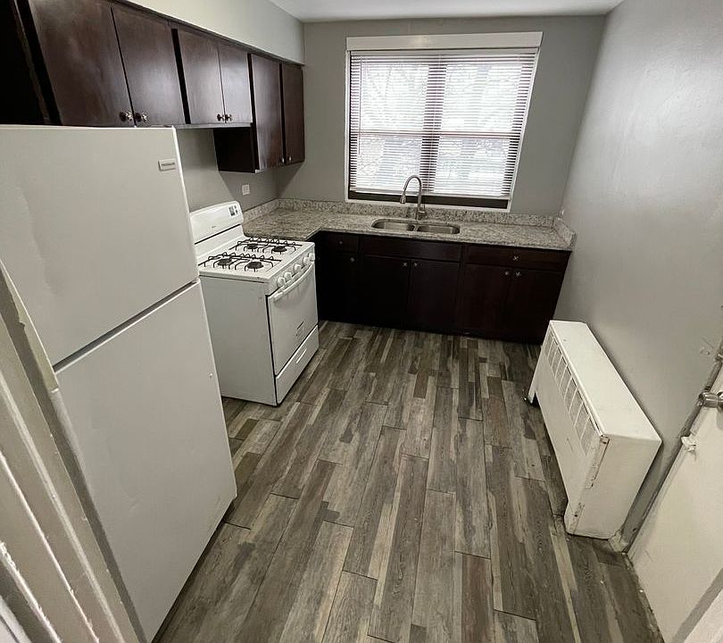 2nd image of 7700 S Jeffery Blvd #7702-2S
