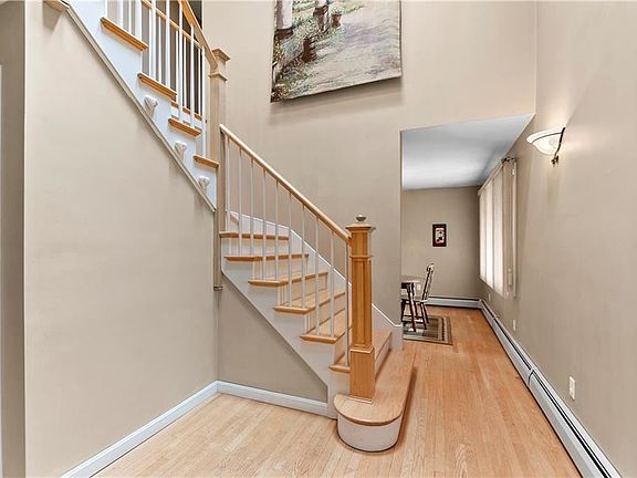5th image of 25 Teakwood Dr W