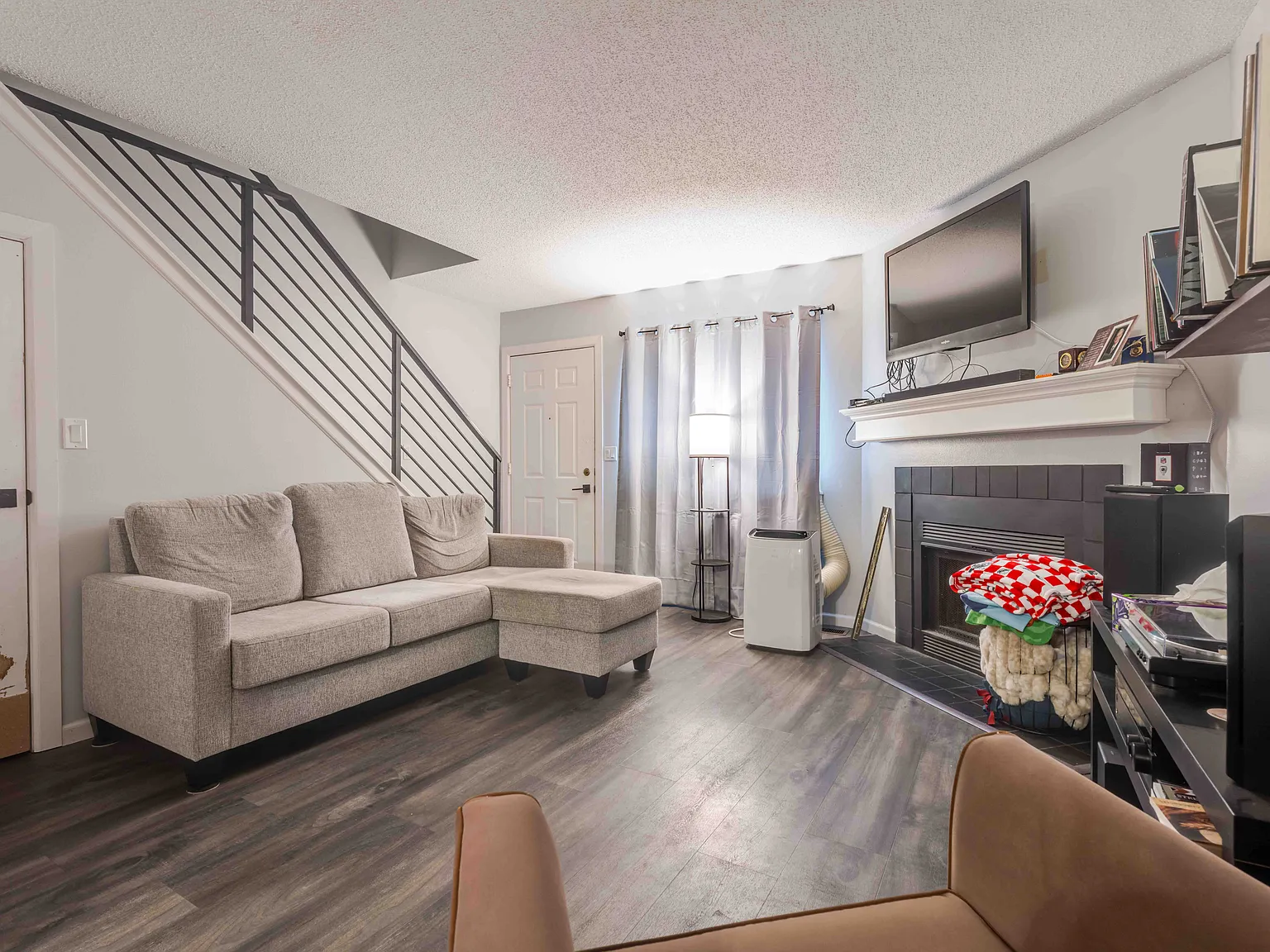 2 bed, 1.5 bath, 960 sqft, $1,403 — Photo 4