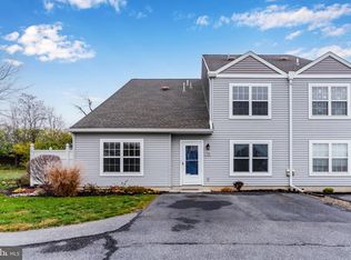 75 Courtyard Dr, Carlisle, PA 17013