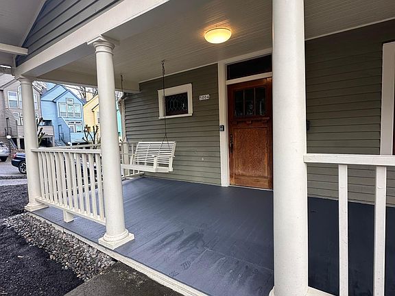 Large Front porch with Swing