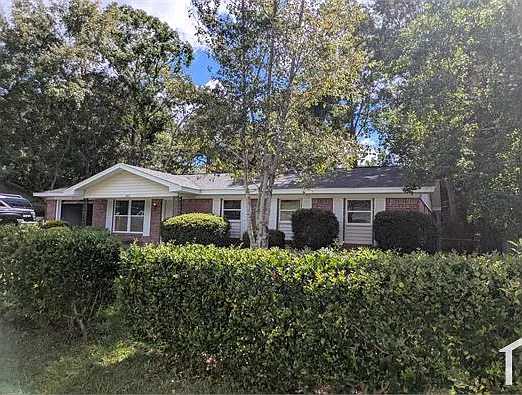 4 bed, 1200 sqft, $2,400 — Photo 1