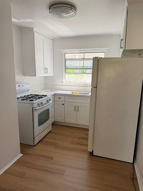 1st image of 4210 Cahuenga Blvd APT 3