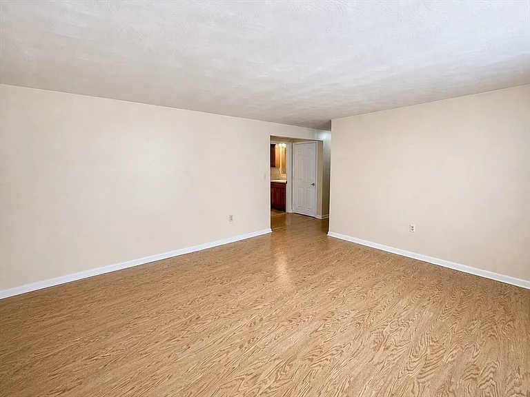 128 Norfolk St #1 — Photo 6