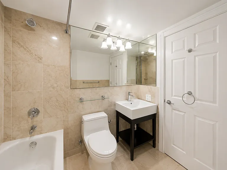 202 E 13th St #2H — Photo 7