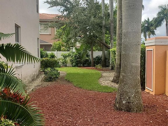 4th image of 2288 NE 42nd Ave Unit 2288