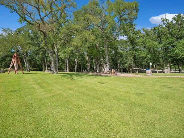 900 Coral Cv, Oak Pt, TX 75068