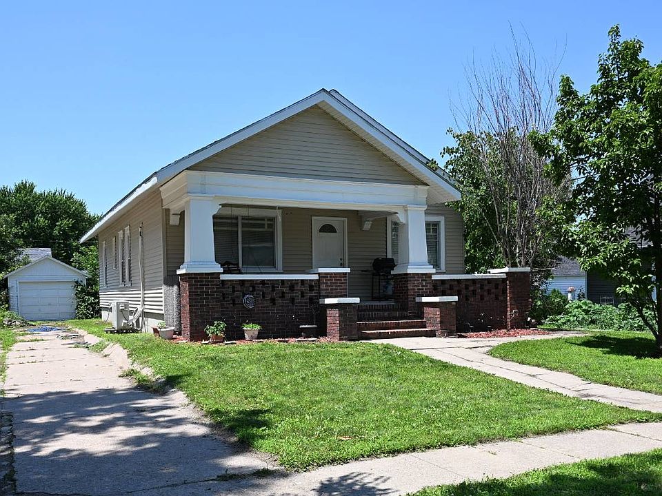 1st image of 215 S 19th St