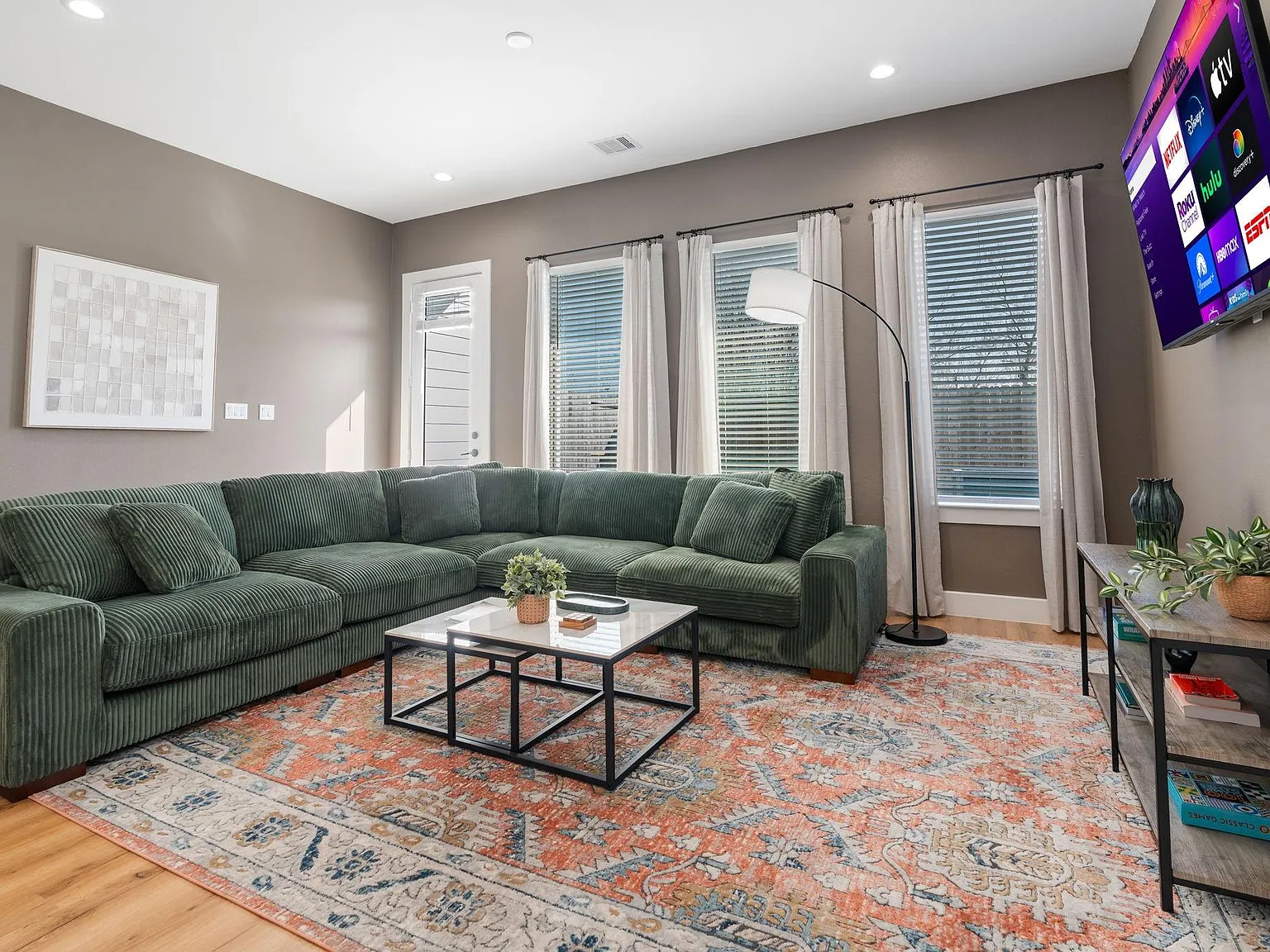 3 bed, 2.5 bath, 1931 sqft, $2,450 — Photo 1