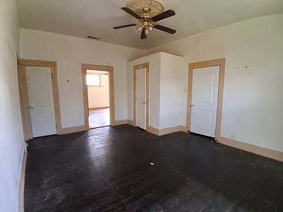5th image of 3222 Garden Ln