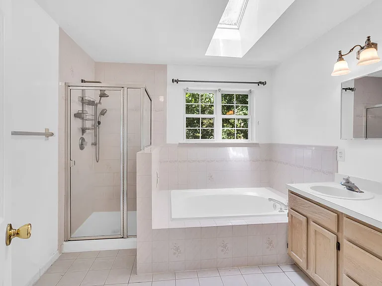 6 Marybeth Ct — Photo 32