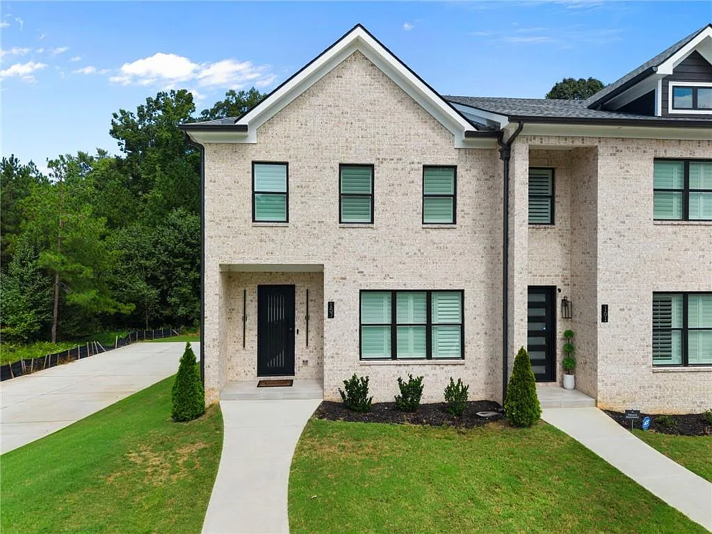 4 bed, 4.0 bath, 2713 sqft, $4,200 — Photo 2