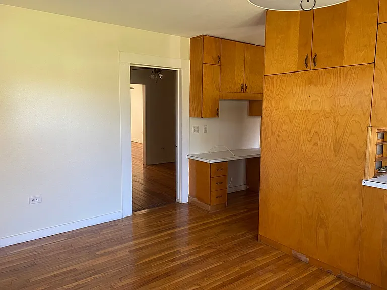 933 Beck St — Photo 16