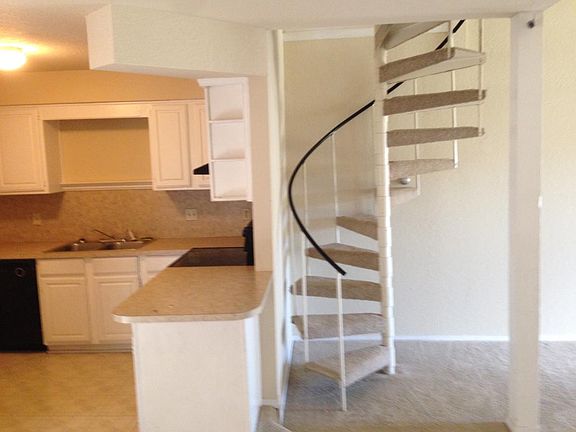 Spinal staircase to bonus room