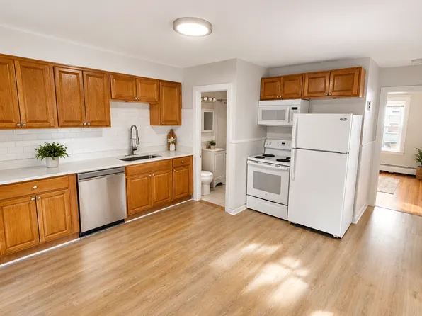 11 Harbor St #2A, Salem, MA 01970