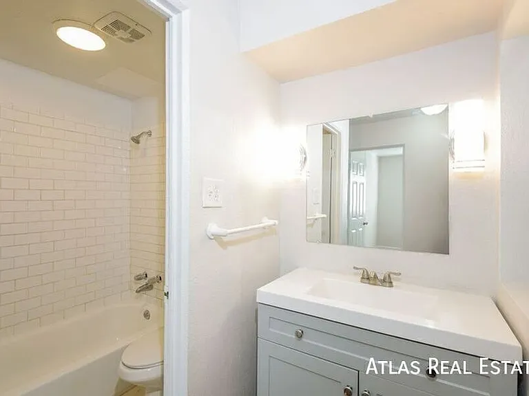 4991 N Lowell Blvd #304 — Photo 8