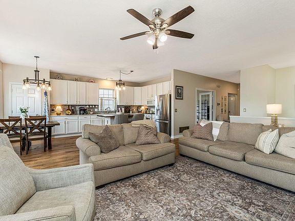 5th image of 122 Brenden Park Dr
