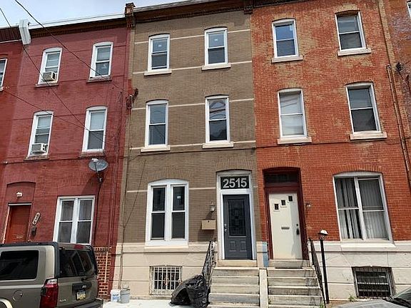 2nd image of 2515 W Oxford St Penthouse Il
